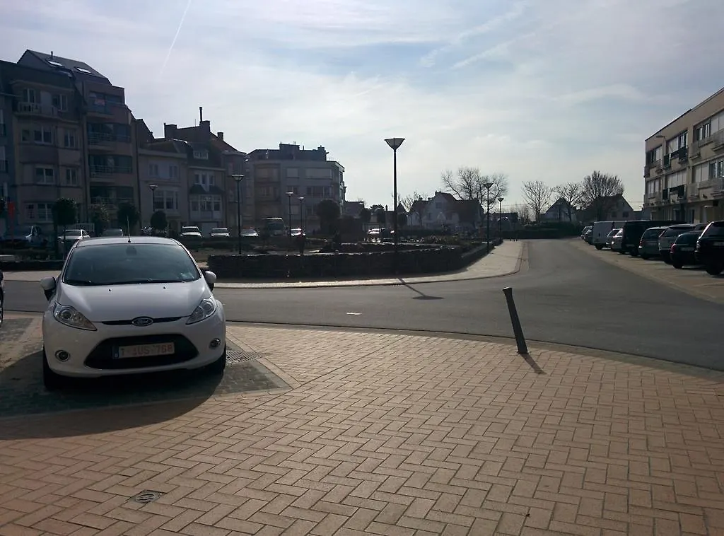 Caroline Cherie Apartment Westende Belgium